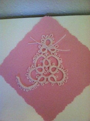 Challenge Accepted - Reader Submission for Weekly Challenge #5 - Tatted by Michele Merrill. Here is the Pretty Tatted Kitty attached to a greeting card. I think I used size 5 thread.
